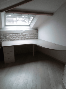 bureau-sur-mesure-sous-pente-menuisier-calvados