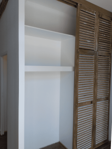 placard-amenage-porte-bois-coulissante-menuiserie-godin-saint-sylvain